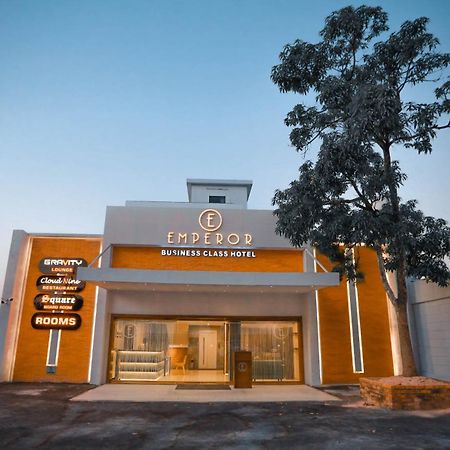 Hotel Emperor Sultan Bathery Exterior photo